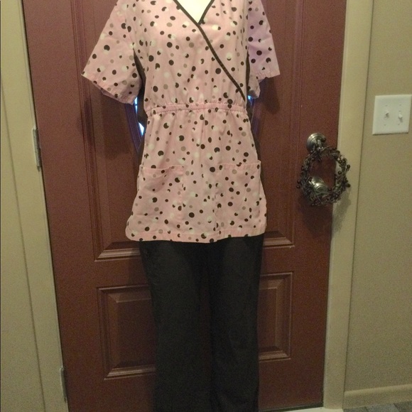Scrub set